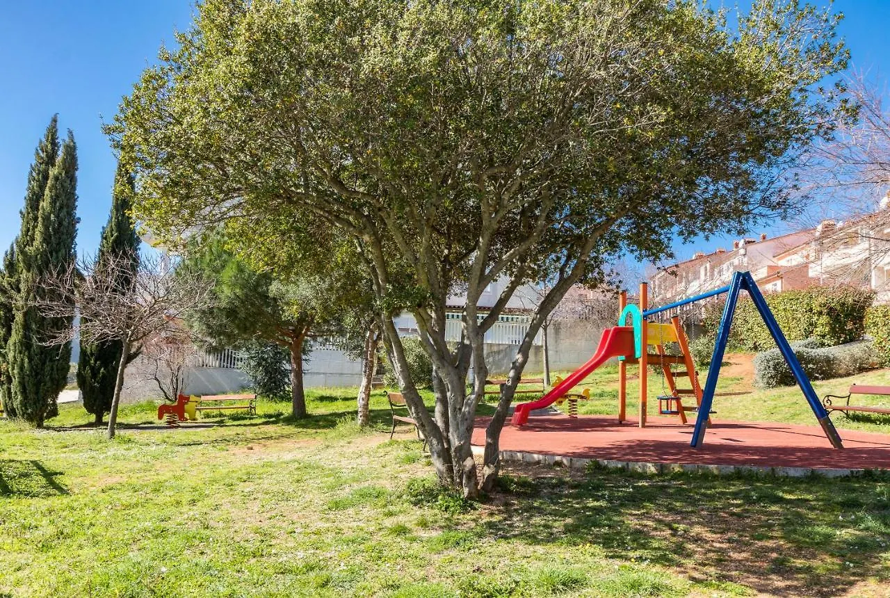 New Apartment Near Sea With 3 Bedrooms And 2 Bathrooms Pola