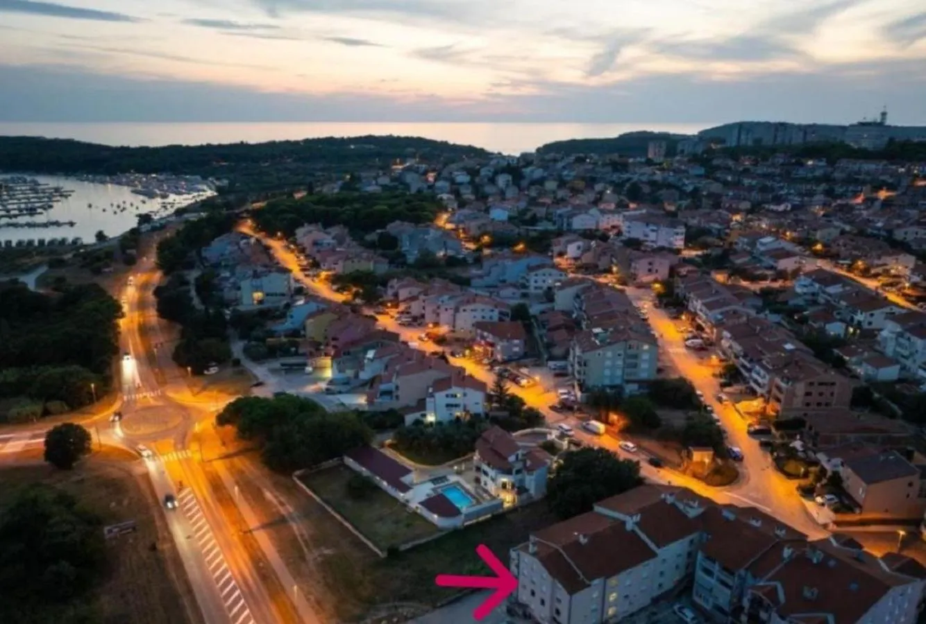New Apartment Near Sea With 3 Bedrooms And 2 Bathrooms Pola